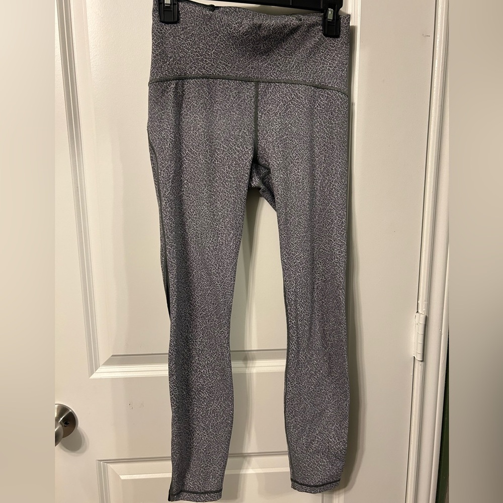 Lululemon Train Times Crop (17" size 6)